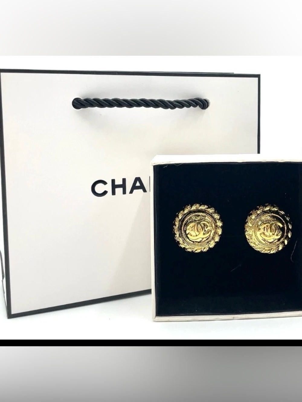 CHANEL🌟Gold Interlocking CC Rope-Trim Button Earrings W/Chanel box &bag